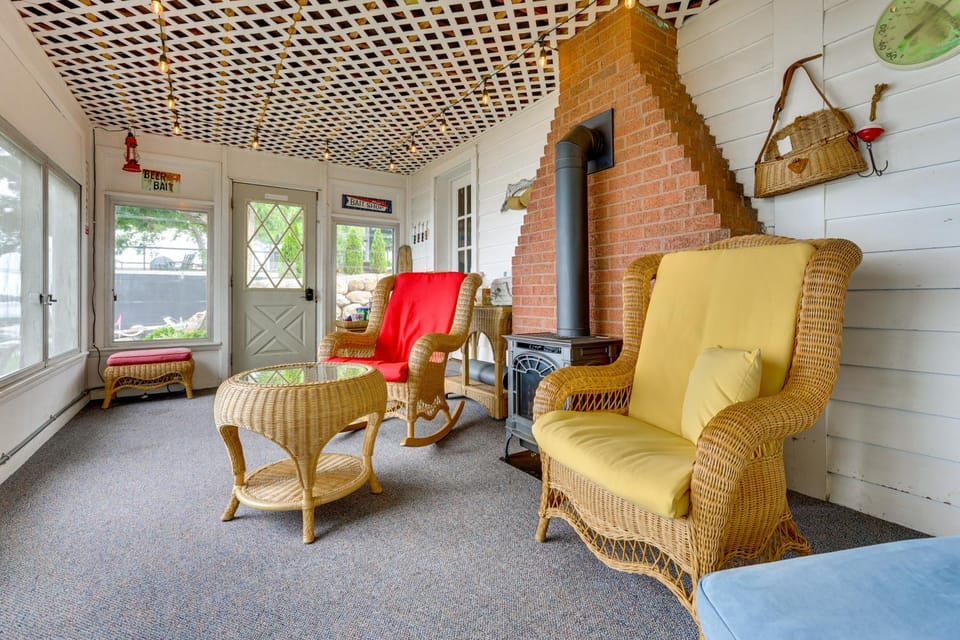 Lakefront Getaway w/ Several Extra Amenities House in Madison