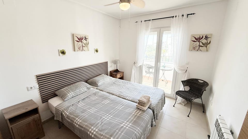 Tranquil 2 Bed 2nd Floor at Hacienda Riquelme Golf Resort Apartment in Vega Baja del Segura