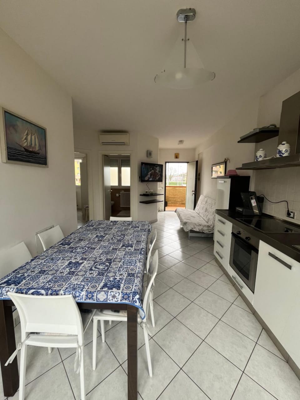 Kitchen or kitchenette, Living room, Dining area