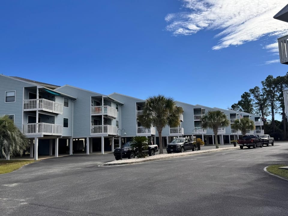 Property building, Day