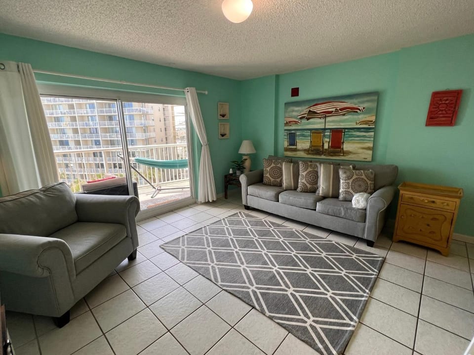 Living room, Photo of the whole room, Seating area