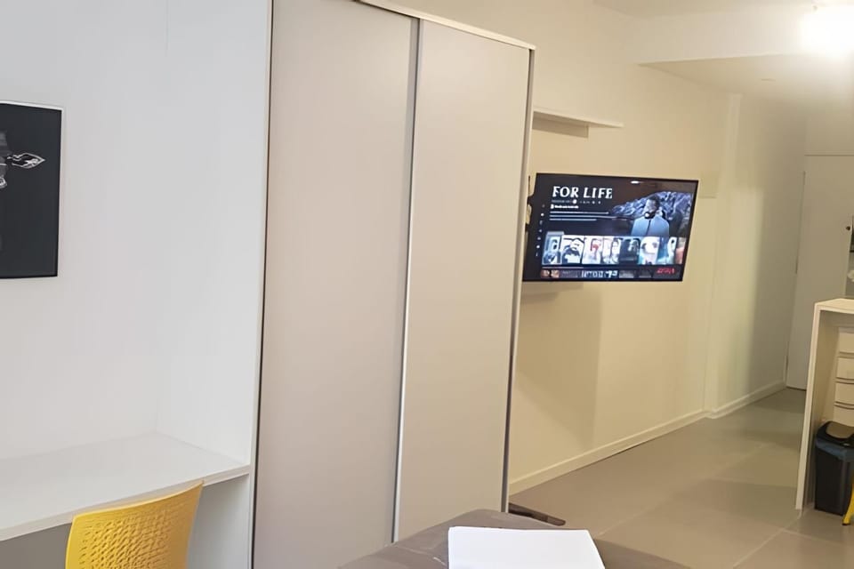 Studio em Copacabana Menos de 100 metros da Praia Apartment in Rio de Janeiro