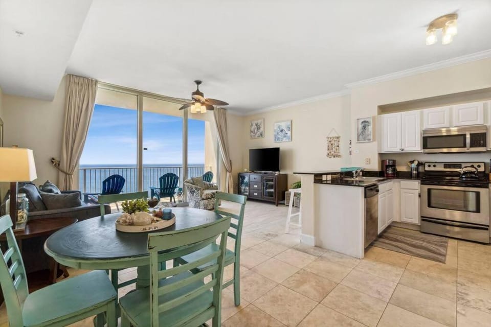 Ocean Front Condo 29th Floor - Must be 25 to Book House in Panama City Beach