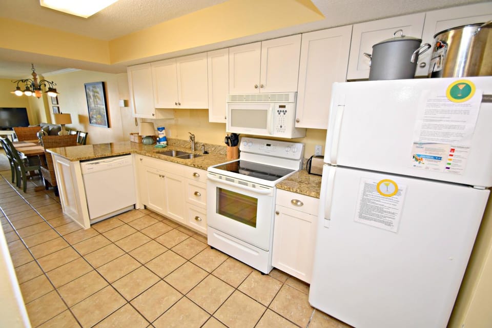 Kitchen or kitchenette, oven, toaster, kitchen