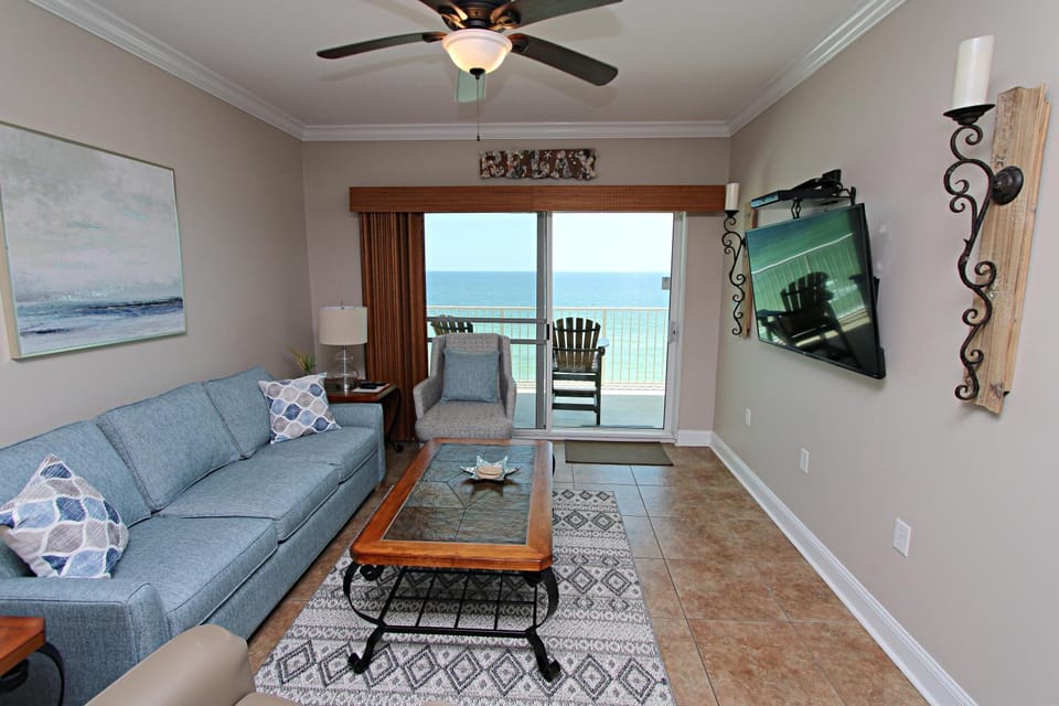 TV and multimedia, Living room, Seating area, Sea view