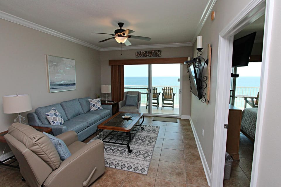 TV and multimedia, View (from property/room), Living room, Seating area, Sea view