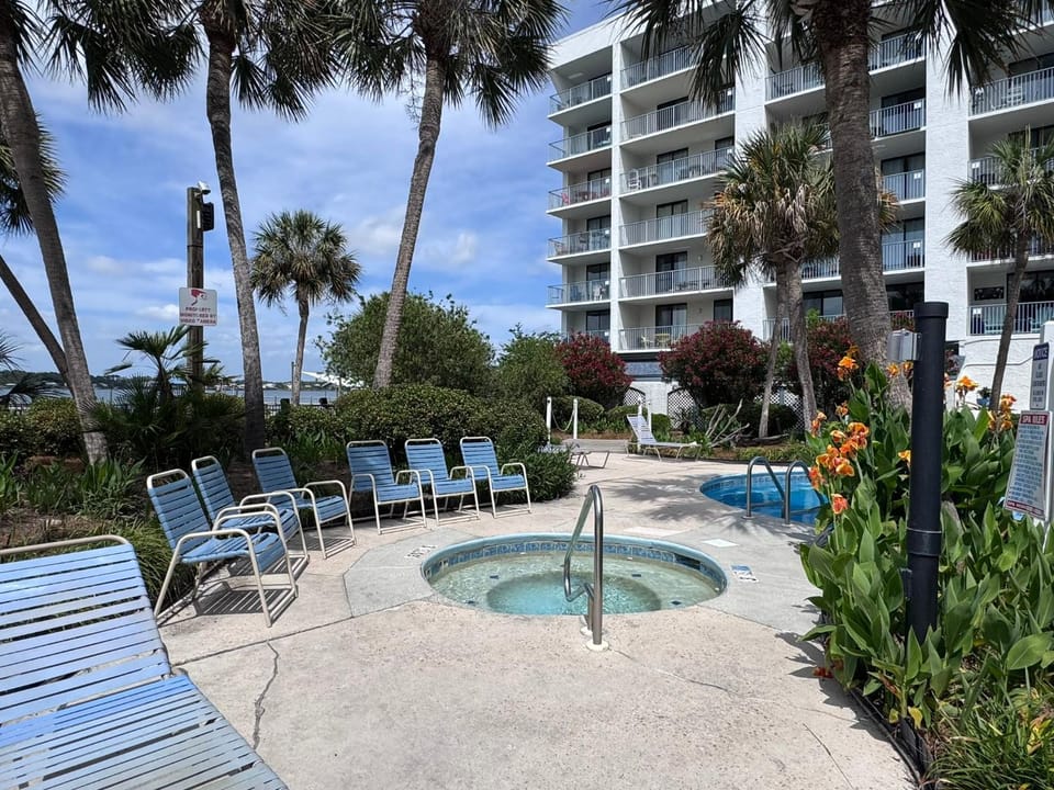 Property building, Spring, Day, Pool view