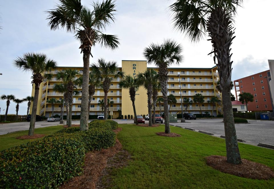 Property building, Location