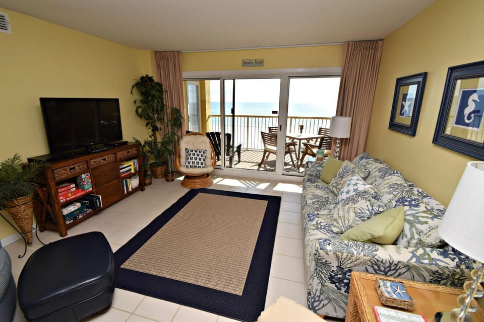 Living room, Photo of the whole room, Seating area, Sea view