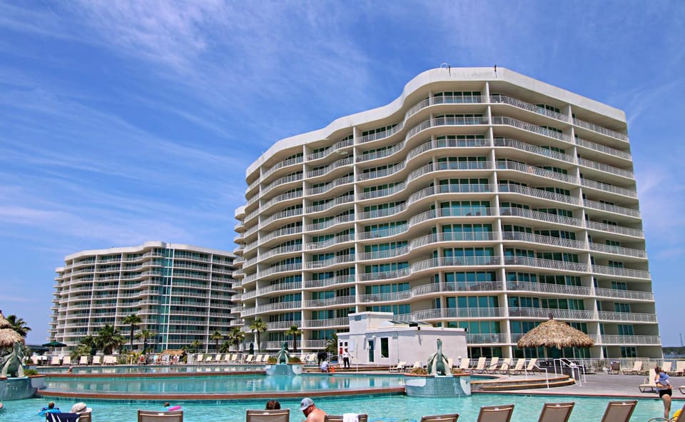 Property building, Day, Swimming pool