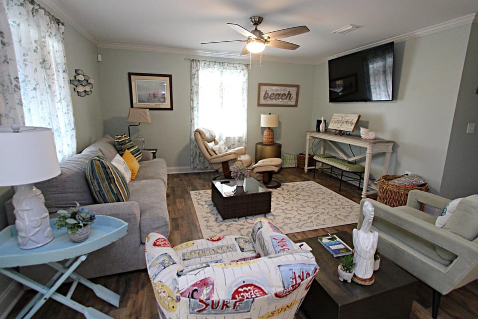 TV and multimedia, Living room, Seating area