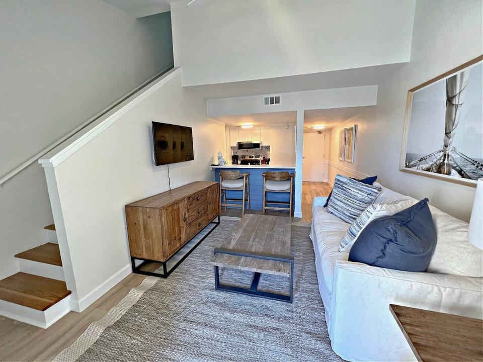 TV and multimedia, Kitchen or kitchenette, Living room, Photo of the whole room, Seating area