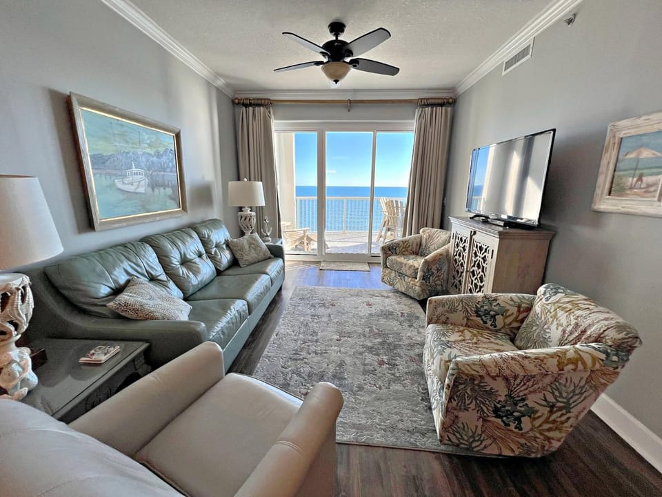 TV and multimedia, Living room, Photo of the whole room, Seating area