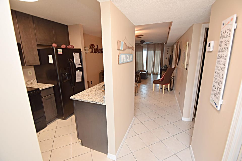 Coffee/tea facilities, Kitchen or kitchenette, oven