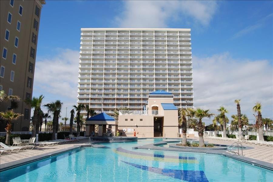 Property building, Pool view, Swimming pool, sunbed