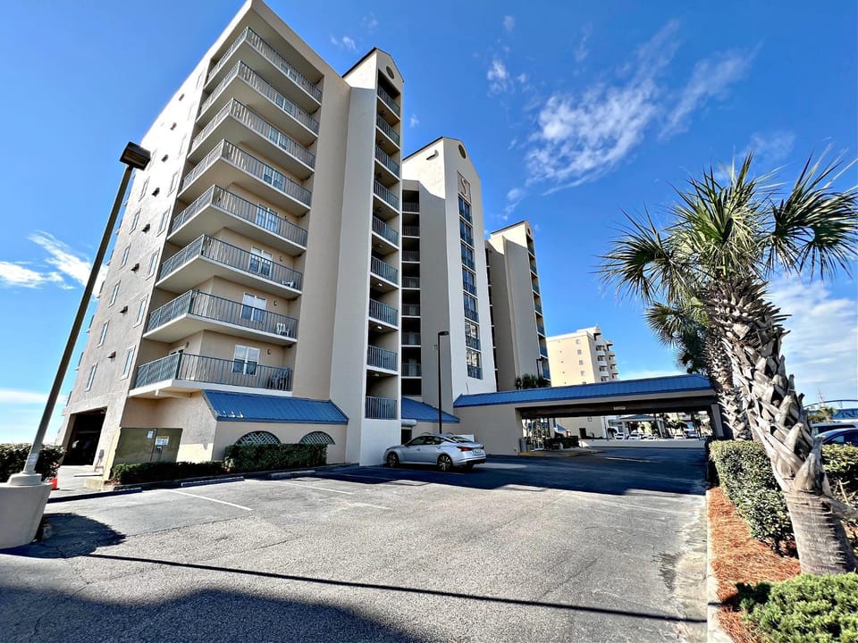 Property building, Day, Parking