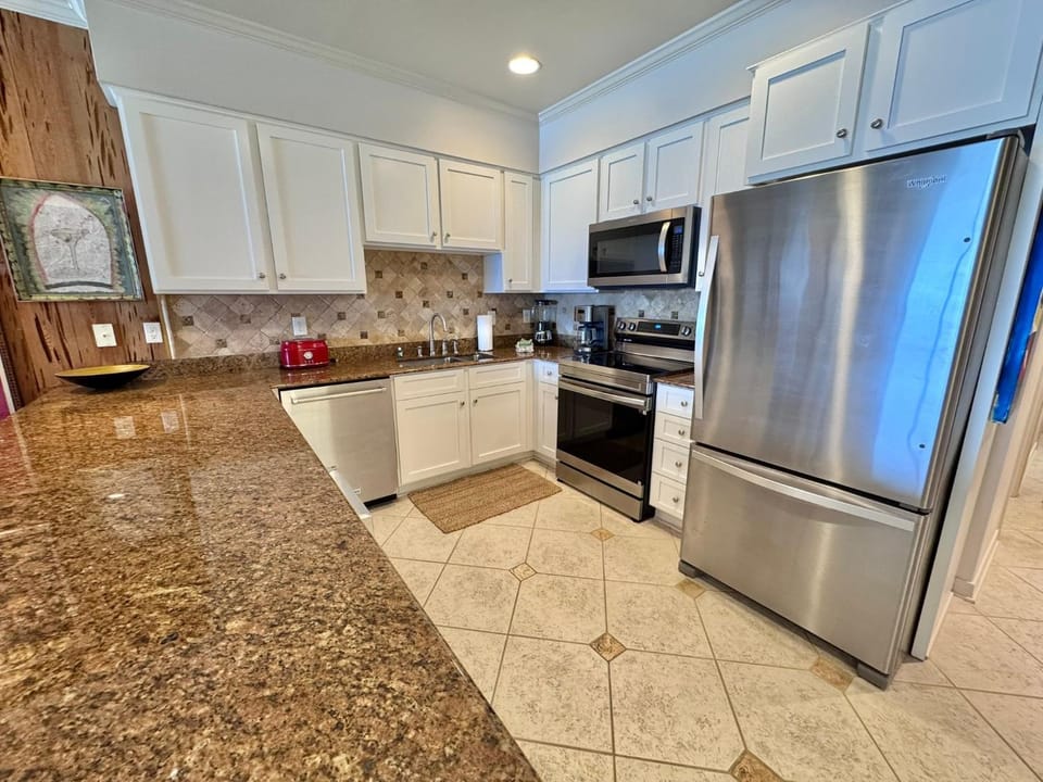 Kitchen or kitchenette, kitchen