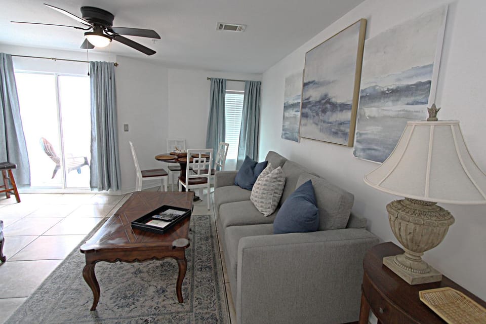 Living room, Photo of the whole room, Seating area