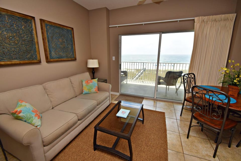 Balcony/Terrace, Living room, Seating area, Dining area, Sea view