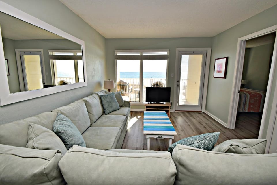 Living room, Photo of the whole room, Seating area