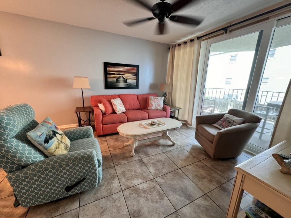 TV and multimedia, Living room, Photo of the whole room, Seating area