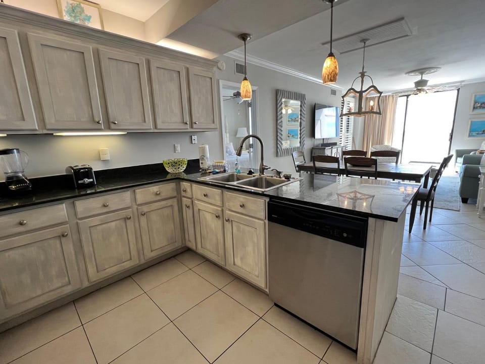 Kitchen or kitchenette, Dining area, dishwasher, stove, kitchen