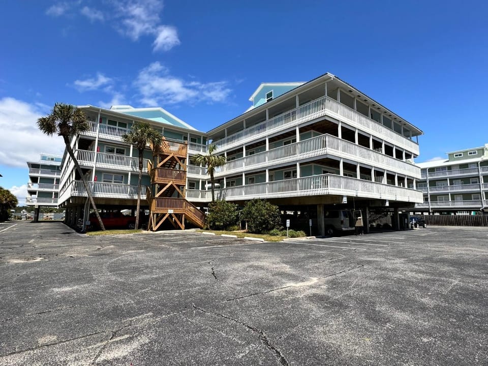 Lagoon Run House in West Beach