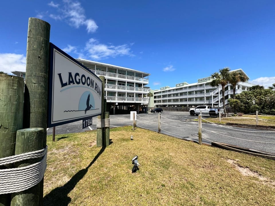 Lagoon Run House in West Beach