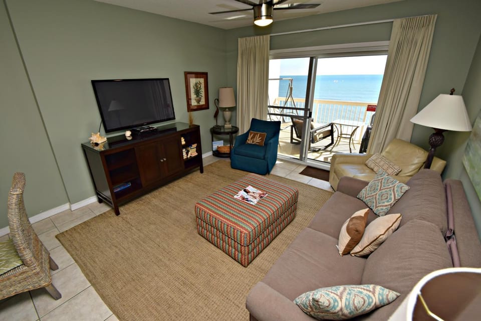 TV and multimedia, Living room, Photo of the whole room, Sea view