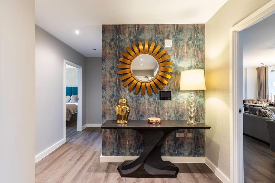 Showroom Splendour, Luxe London Elegance Apartment in London