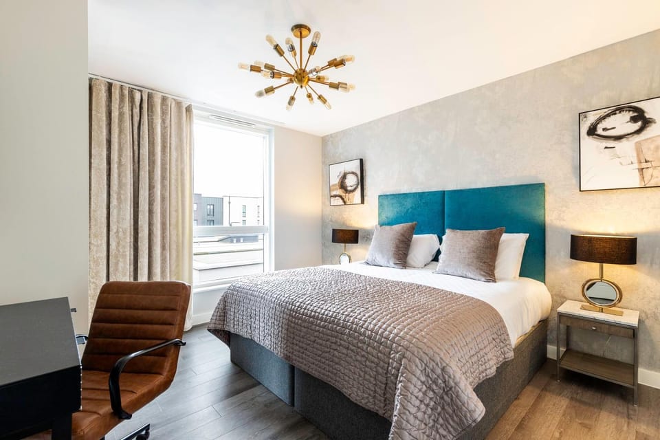 Showroom Splendour, Luxe London Elegance Apartment in London