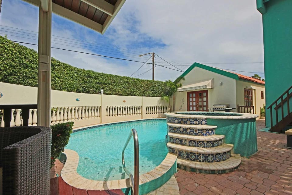 PB98B - Private Villa with pool - 5min from Palm Beach - 5BR house Villa in Noord