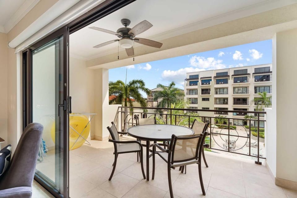 PC312 - Pool View - 1BR Perfect for a couple - Close to Palm Beach House in Noord