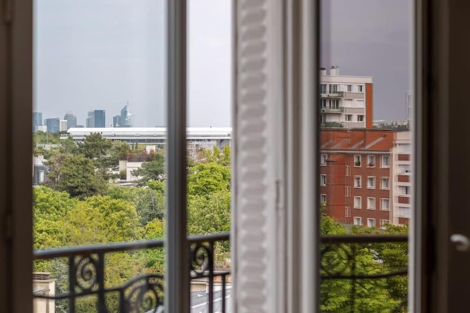 View (from property/room), City view