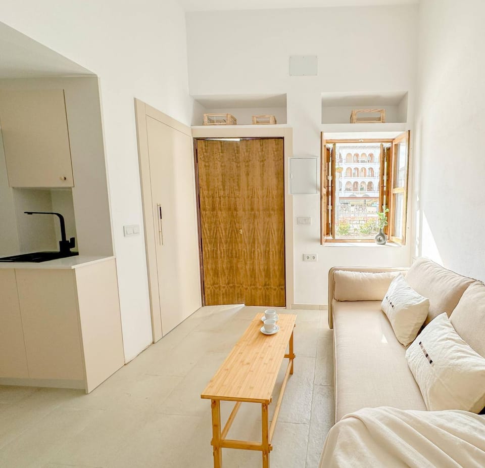 Communal lounge/ TV room, Living room