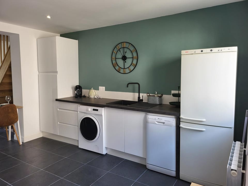 Coffee/tea facilities, Kitchen or kitchenette, dishwasher, minibar, pet friendly, stove, toaster, washing machine