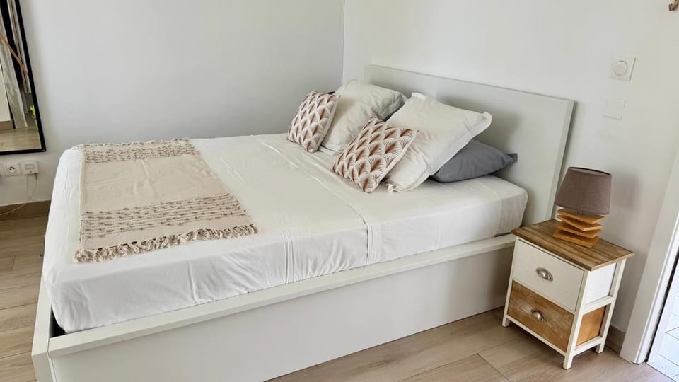 Studio Ti Baldi vue mer équipé d'une cuve Apartment in Grande-Terre, Guadeloupe