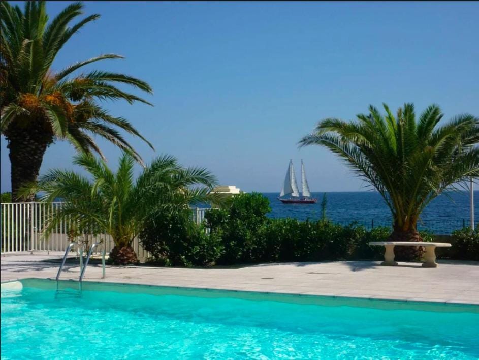 Sea view, Swimming pool