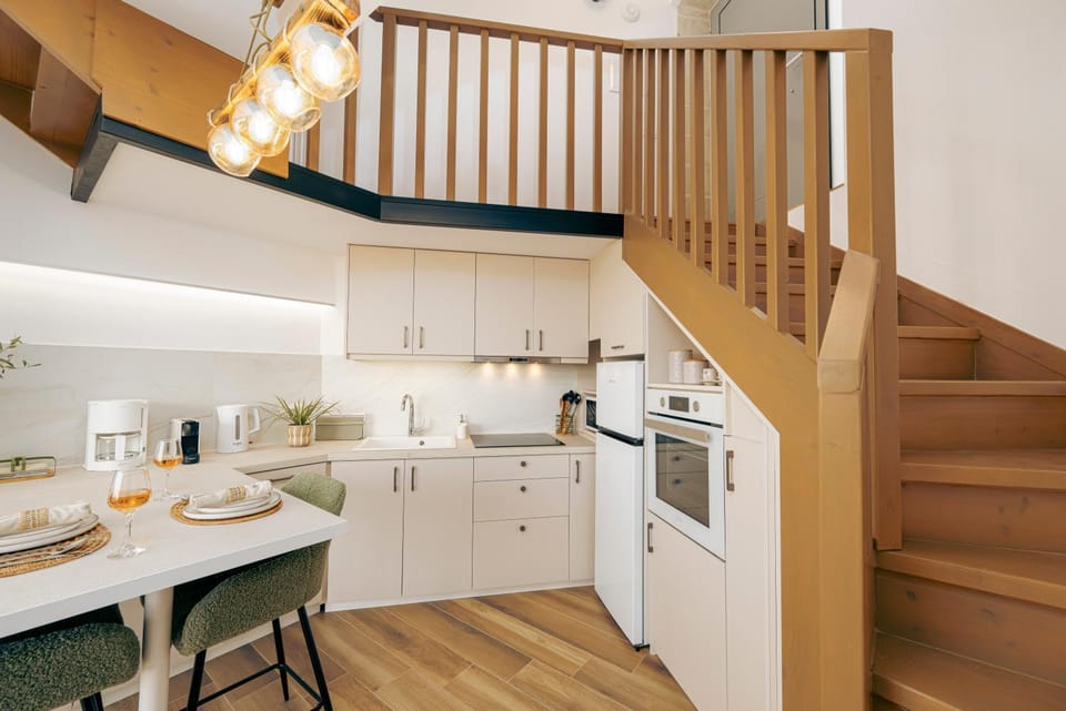 Coffee/tea facilities, Kitchen or kitchenette, Dining area, dishwasher, minibar, pet friendly, stove, toaster