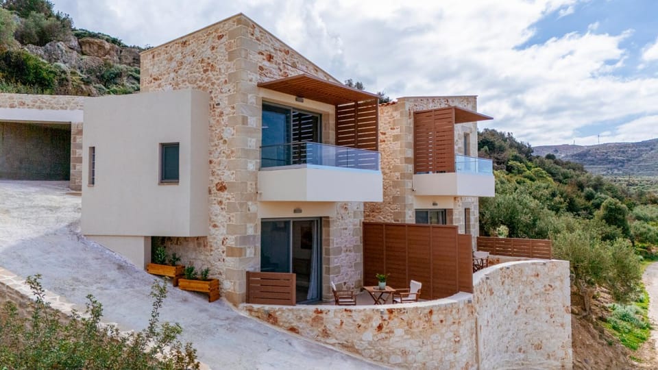 Property building, Spring, Day, Natural landscape, View (from property/room), Balcony/Terrace
