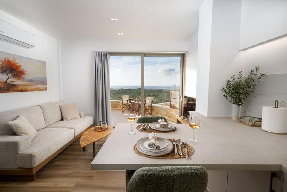 Natural landscape, Living room, Food and drinks, Seating area, Dining area, Food