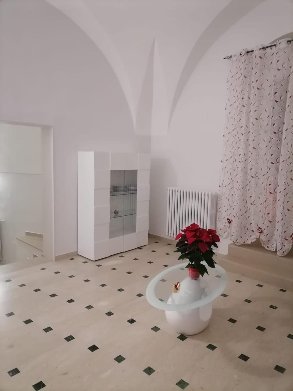 Kitchen or kitchenette, internet