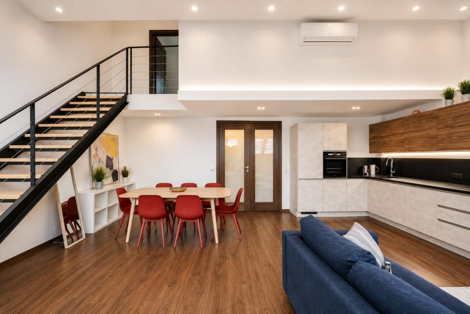 Living room, Seating area, Dining area, dishwasher, internet, microwave, oven, pet friendly, stove, kitchen, air conditioner