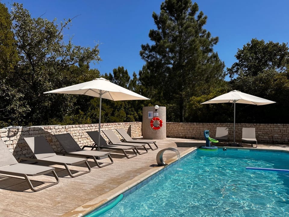 Pool view, Swimming pool, sunbed