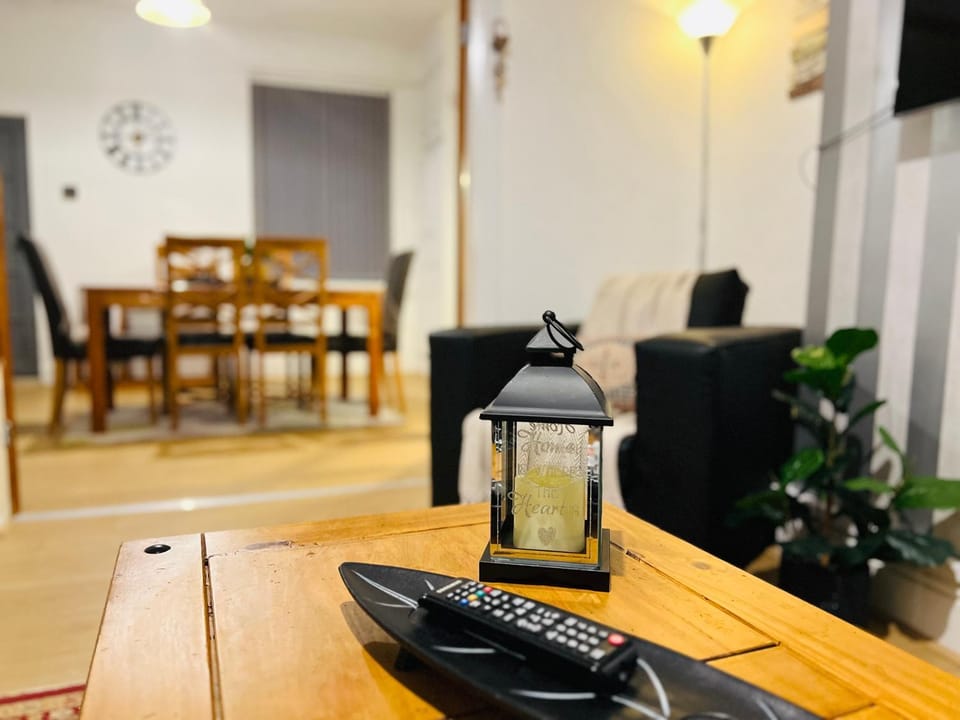 TV and multimedia, Living room, Dining area