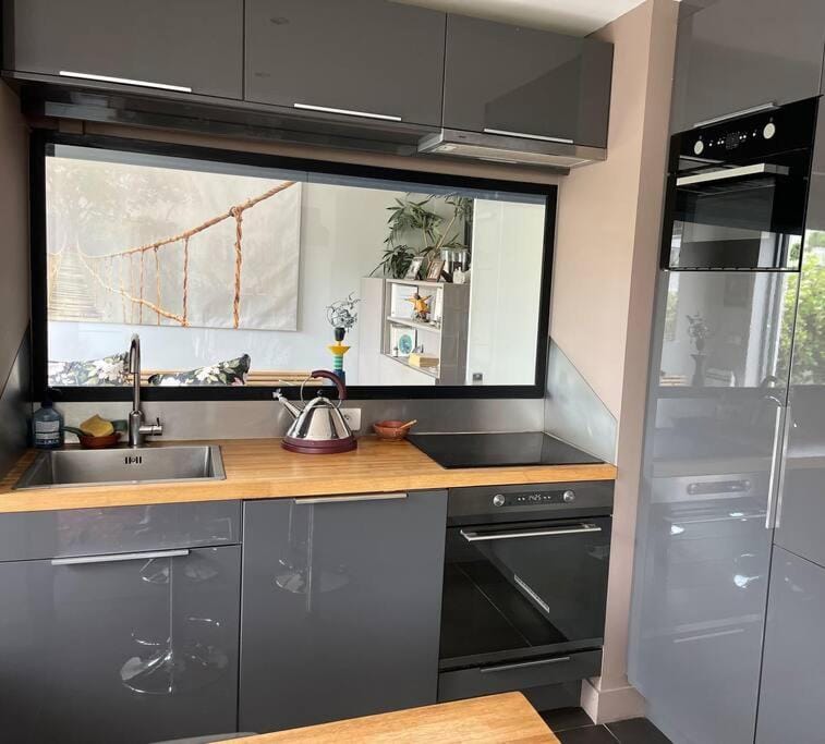 Kitchen or kitchenette, dishwasher, pet friendly, stove