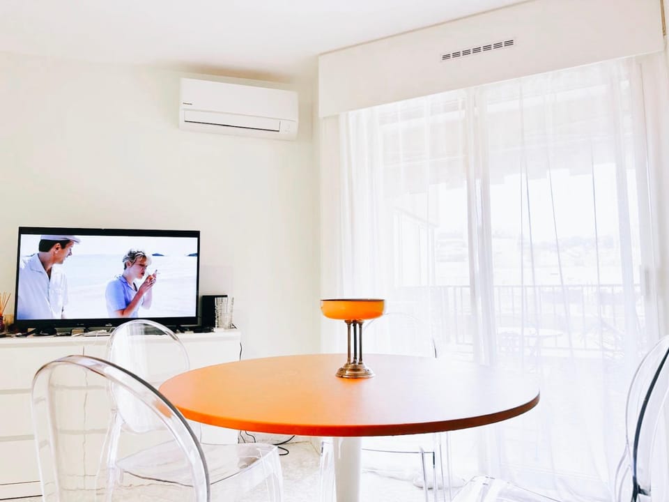 Air Conditioning 1 min to sea Garage Terrace Absolute calm Apartment in Roquebrune-Cap-Martin