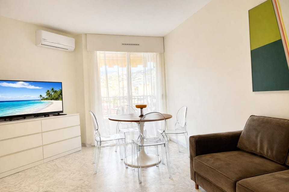 Air Conditioning 1 min to sea Garage Terrace Absolute calm Apartment in Roquebrune-Cap-Martin