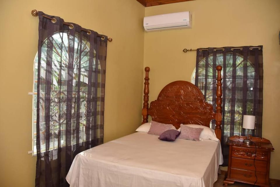 Bed, Bedroom, air conditioner