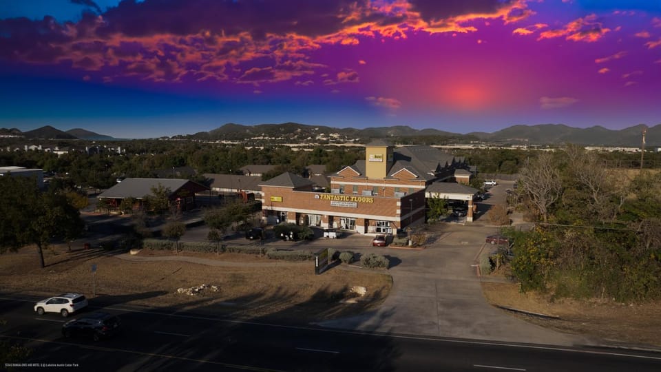Property building, Street view